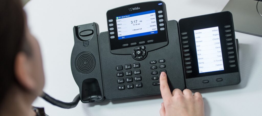 découvrez les nombreux avantages de la voip pour les entreprises. optimisez vos communications téléphoniques, réduisez vos coûts et améliorez la flexibilité de votre réseau avec les solutions voip adaptées aux besoins professionnels.