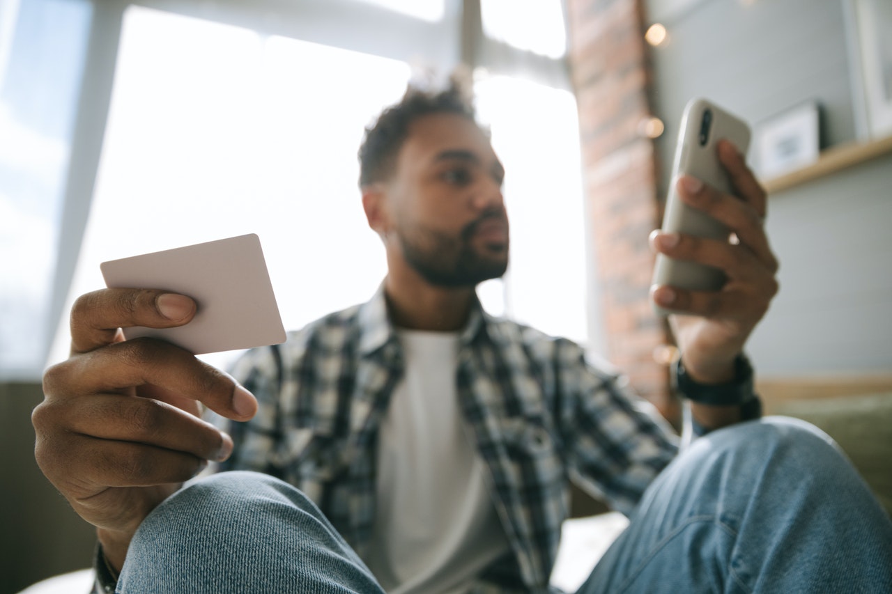 découvrez comment l'importance croissante des téléphones mobiles transforme les stratégies de vente, influence le comportement des consommateurs et optimise l'engagement client dans le monde numérique actuel.