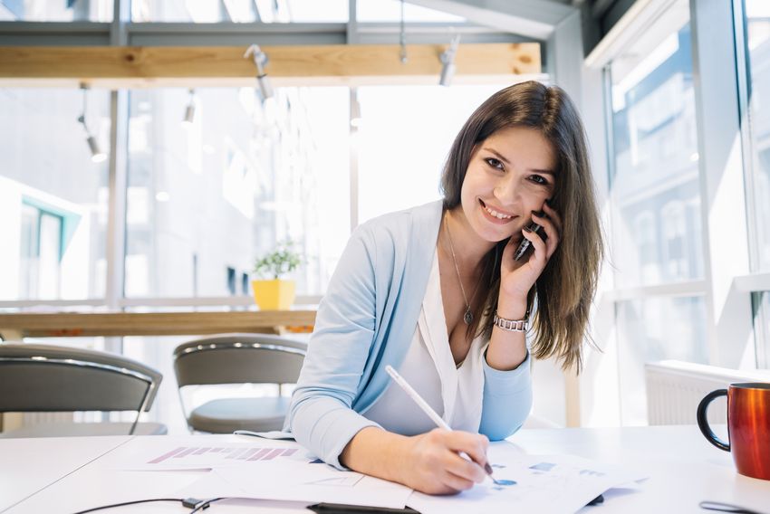 découvrez l'art d'un accueil téléphonique chaleureux qui fait la différence. apprenez à accueillir vos appelants avec empathie et professionnalisme, garantissant une expérience mémorable pour chaque interlocuteur.