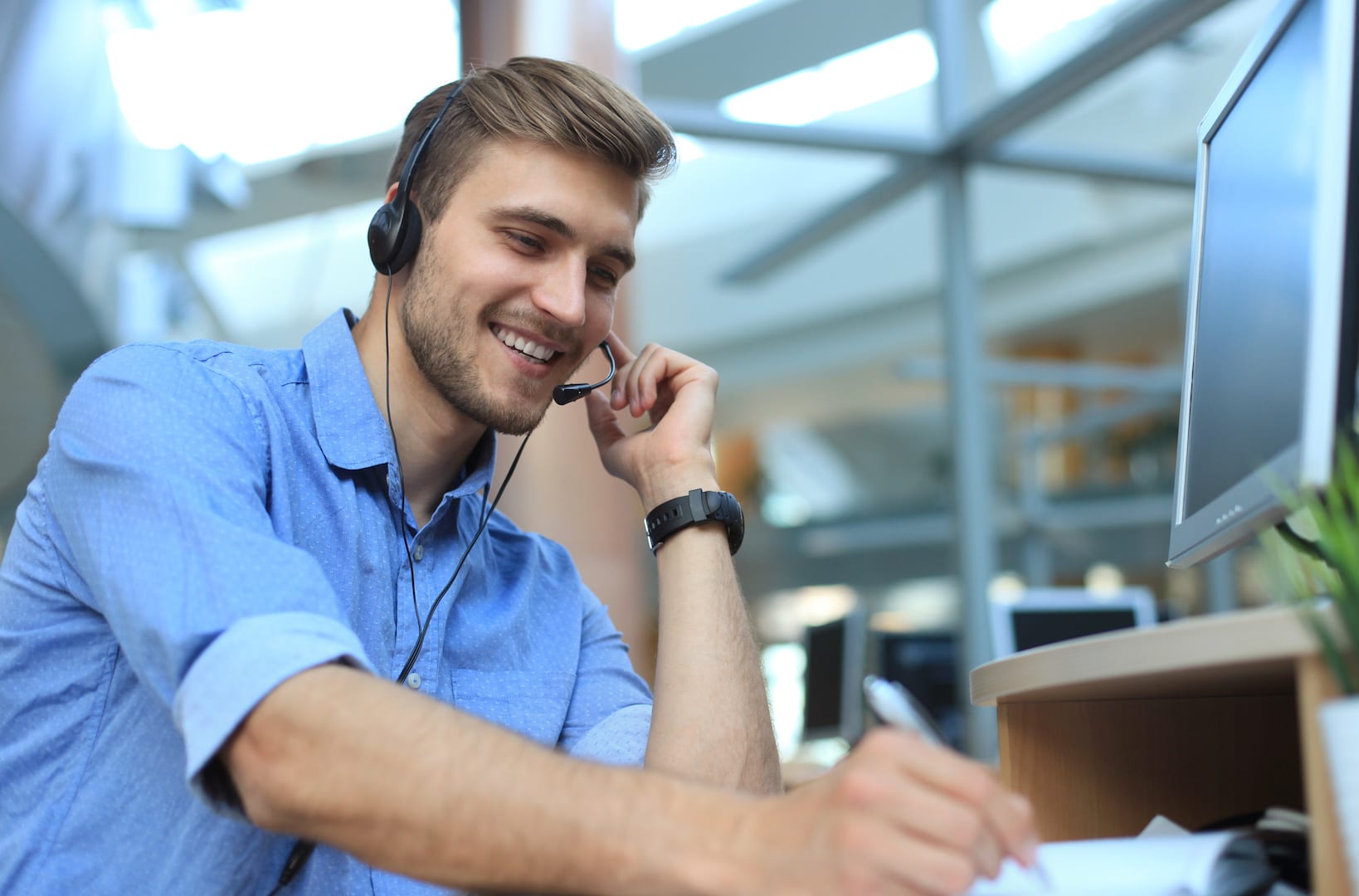 découvrez les clés d'un accueil téléphonique efficace pour améliorer la satisfaction client et optimiser la communication. apprenez des techniques et astuces pour gérer les appels de manière professionnelle et courtoise.