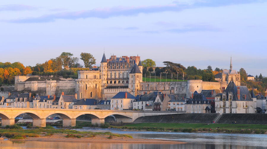 découvrez les trésors cachés de cette région fascinante, riche en paysages à couper le souffle, en traditions authentiques et en activités passionnantes. partez à l'aventure et laissez-vous séduire par les merveilles qui vous attendent!